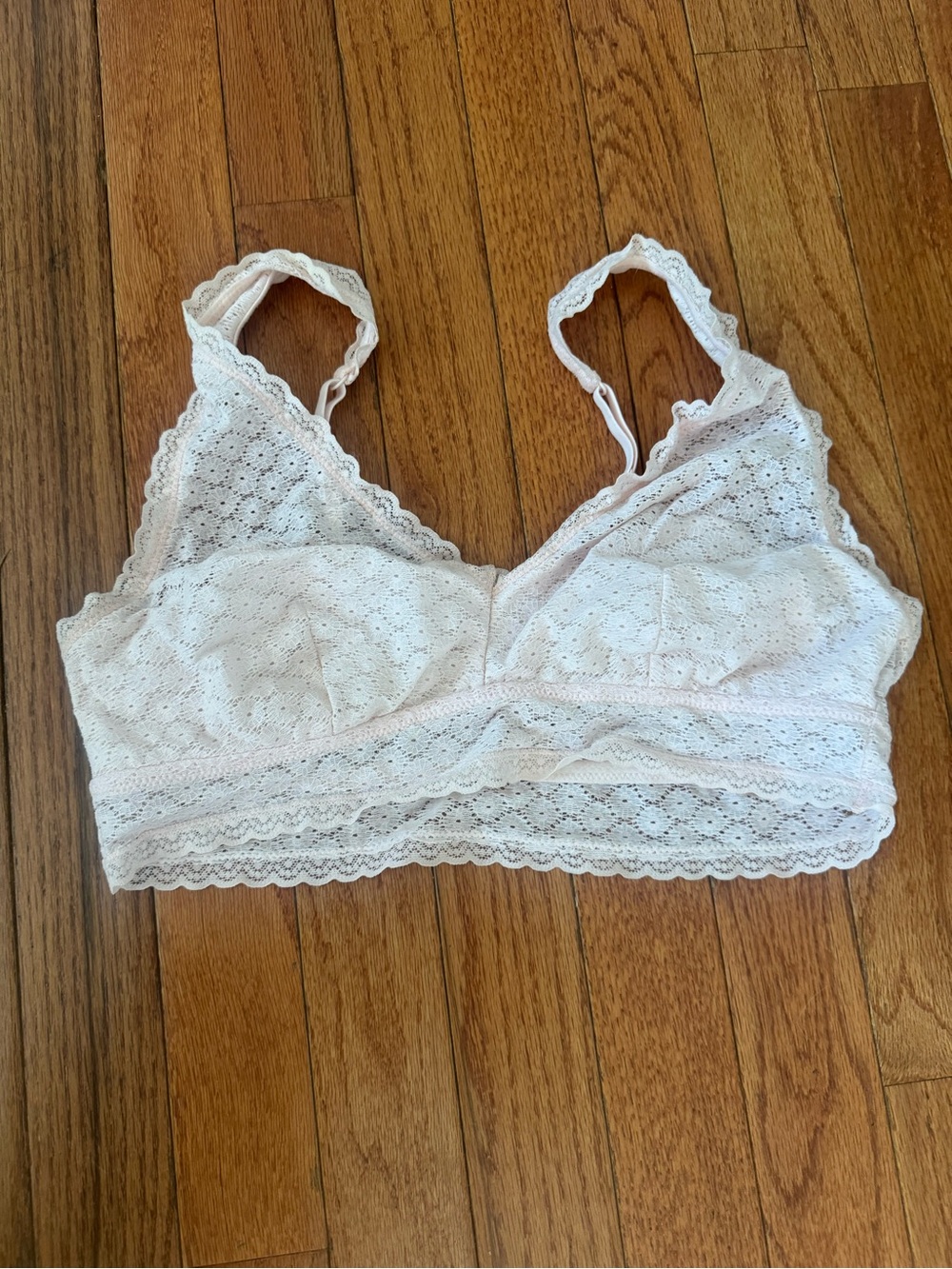 Delicate Lace Bralette in light pink size medium